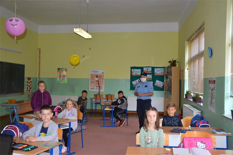 Slika /PU_KK/Vijesti/2021/09/Područna škola Kutnjak.JPG
